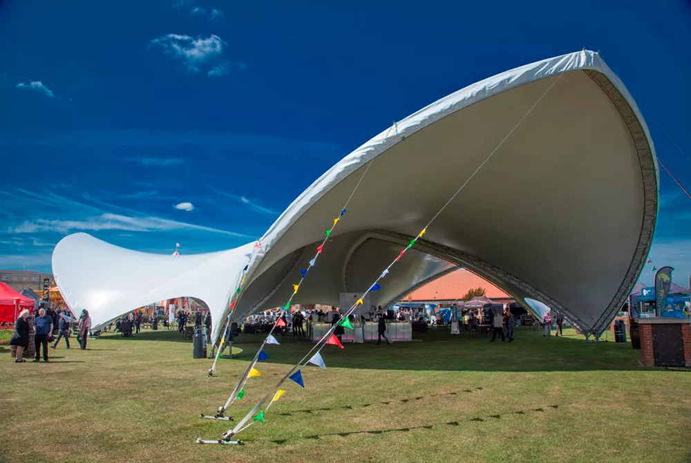 S5000-Trispan-saddlespan-Open-at-Newmarket-Racecourse-perfect-temporary-outdoor-structure2-1200x800.jpg