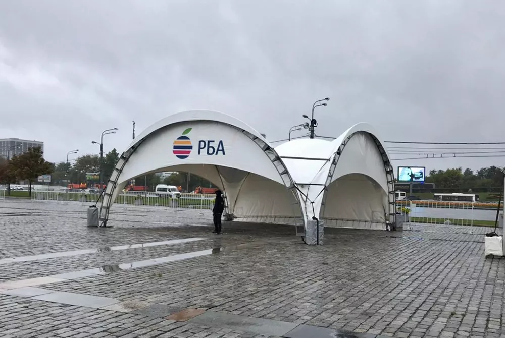 Арочный шатер для кафе в парке Победы